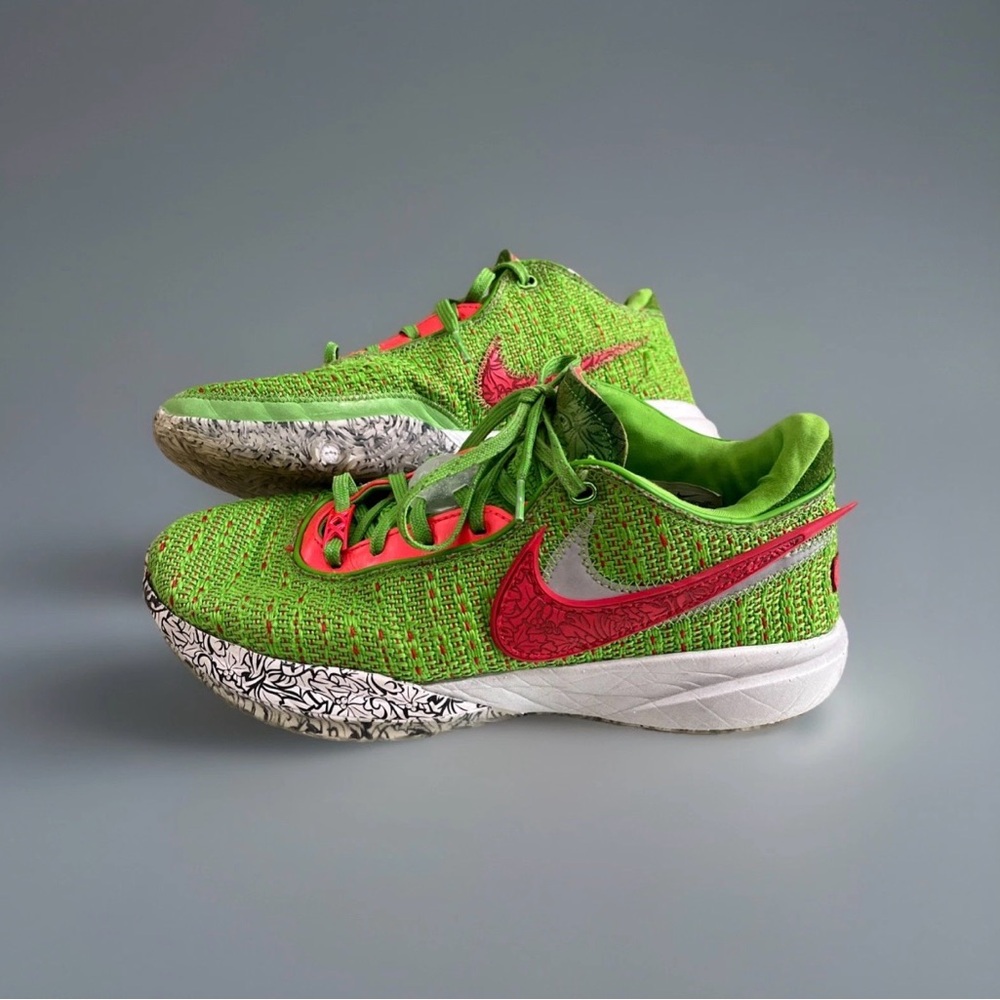 Nike LeBron XX 20 Grinch Green Basketball Shoes Mens Size 10 FJ4955-300